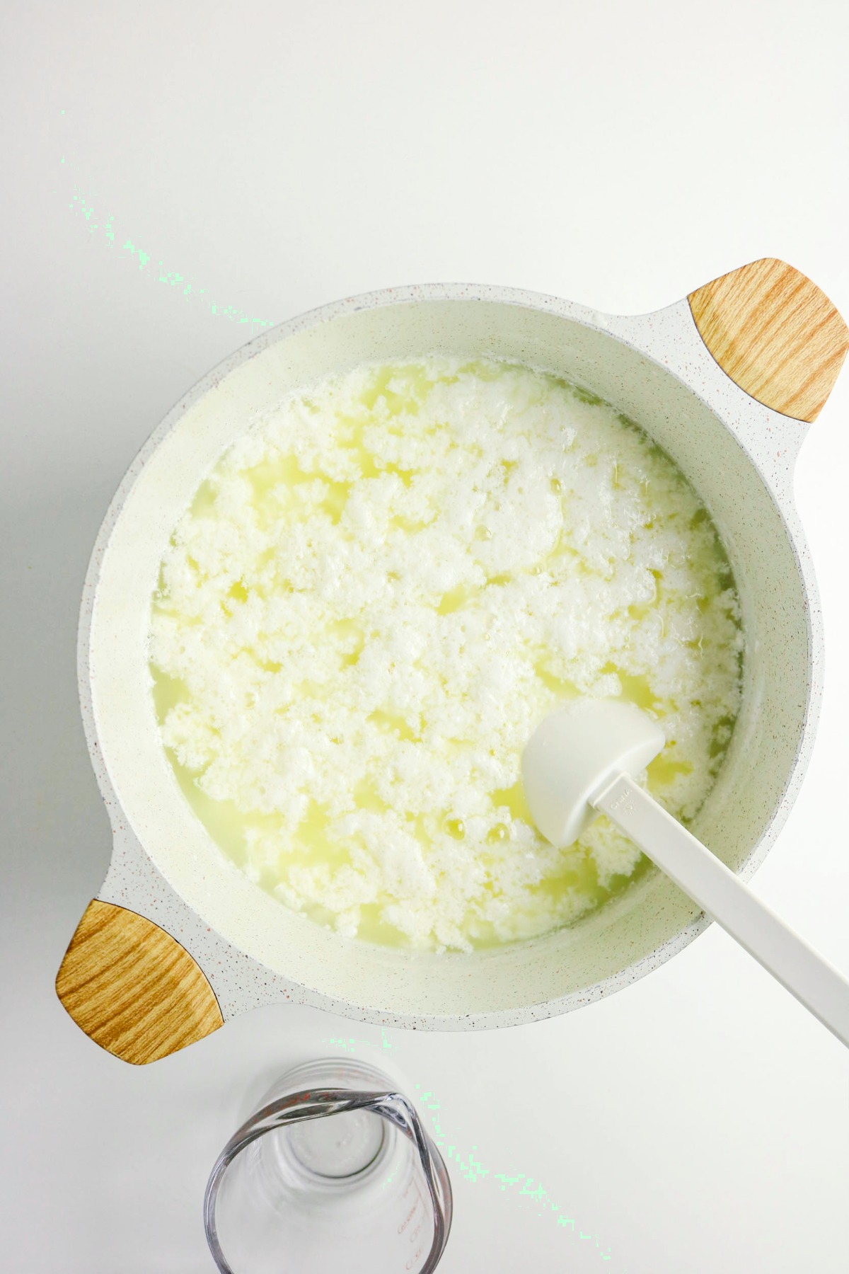 Homemade cottage cheese mix before covering and let curdle.